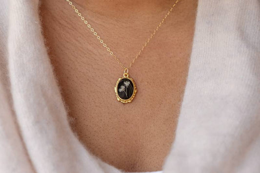 Beaded Oval Pressed Flower Necklace: Black