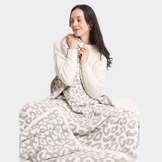 Leopard Patterned Reversible Throw Blanket: Grey