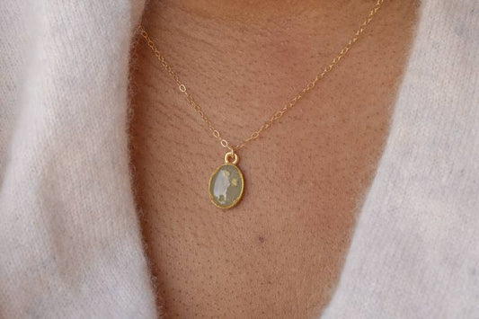 Oval Baby's Breath Flower Necklace