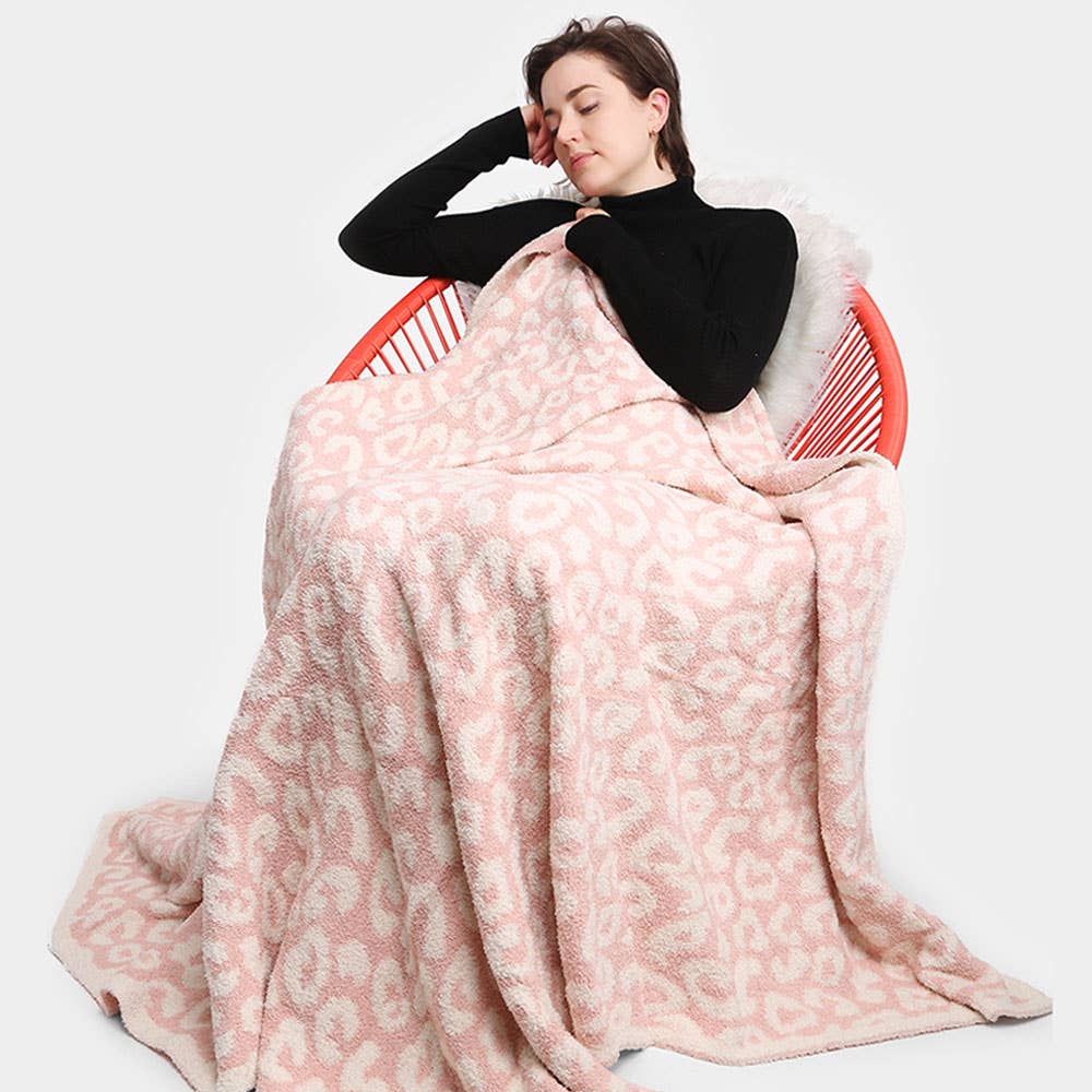 Leopard Patterned Reversible Throw Blanket: Pink