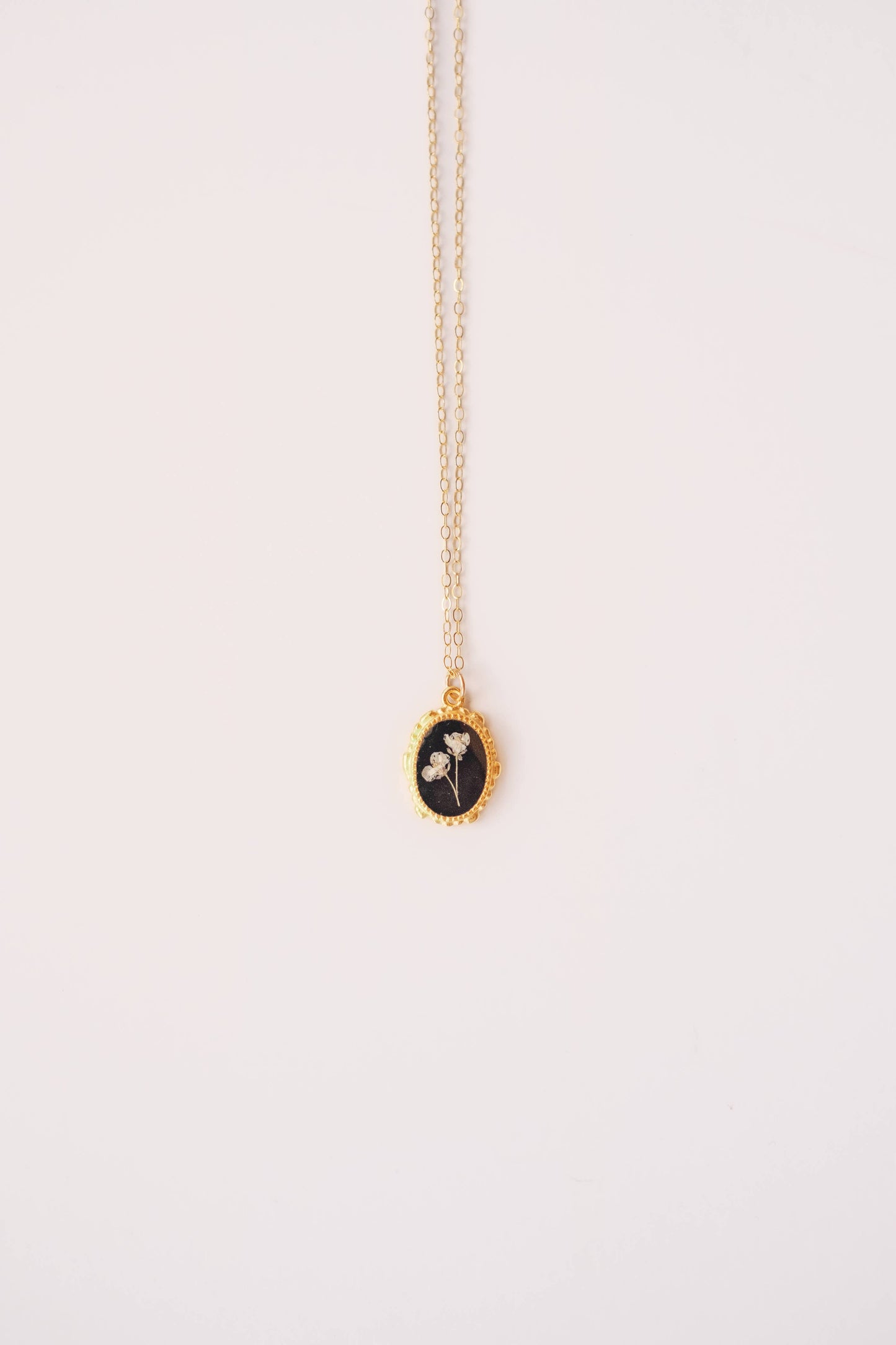 Beaded Oval Pressed Flower Necklace: Black