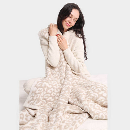 Leopard Patterned Reversible Throw Blanket
: Beige